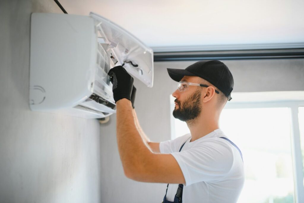 HVAC maintenance | Universal Refrigeration